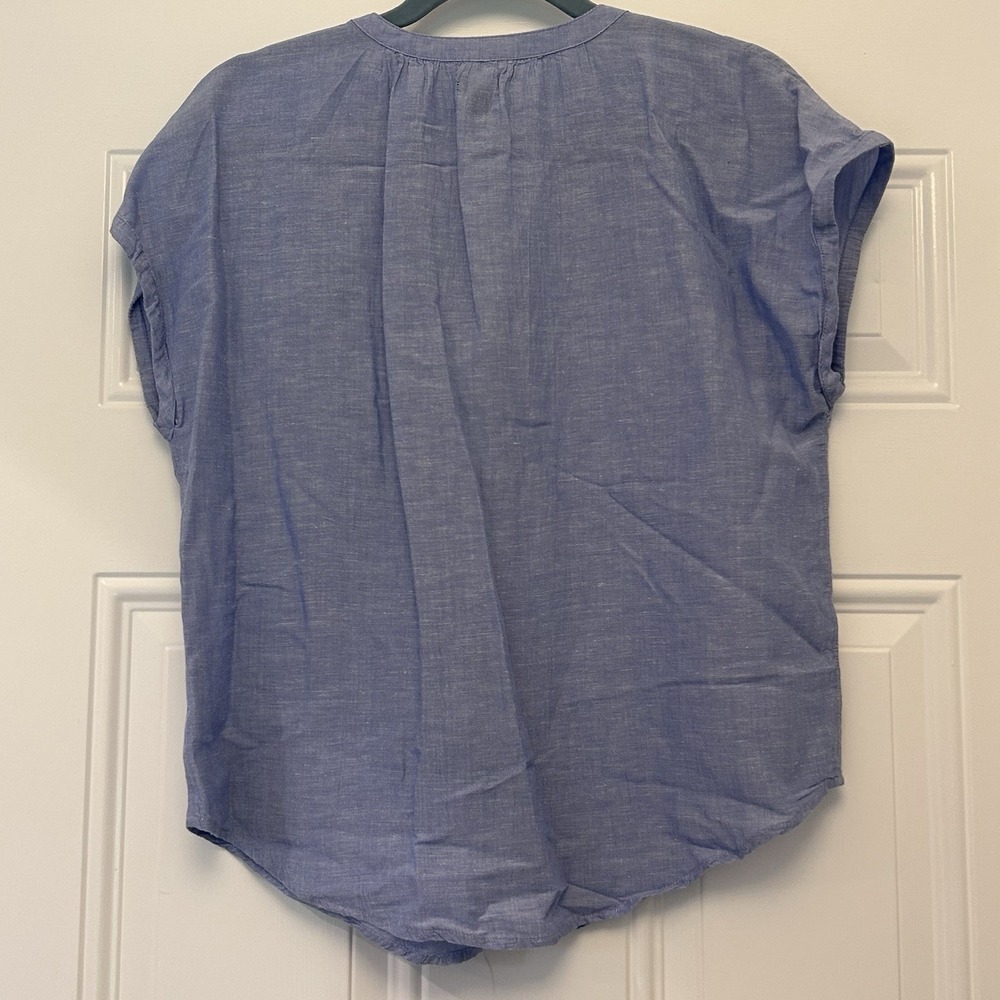 Gap Blue Coastal Summer Chambray Short Sleeve Top Shirt Women's XS Lightweight - Picture 2 of 7